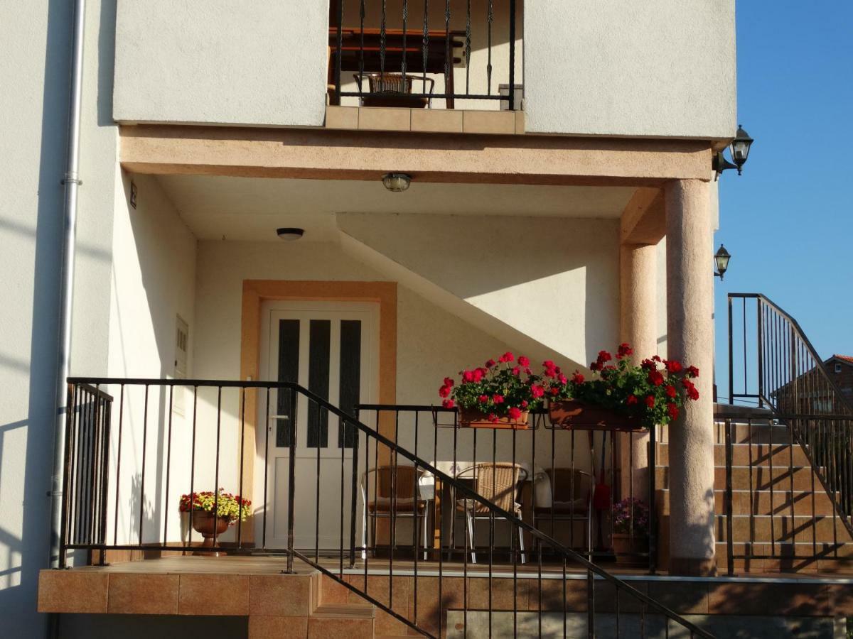 Apartman Petra Vrh (Krk) Exterior foto